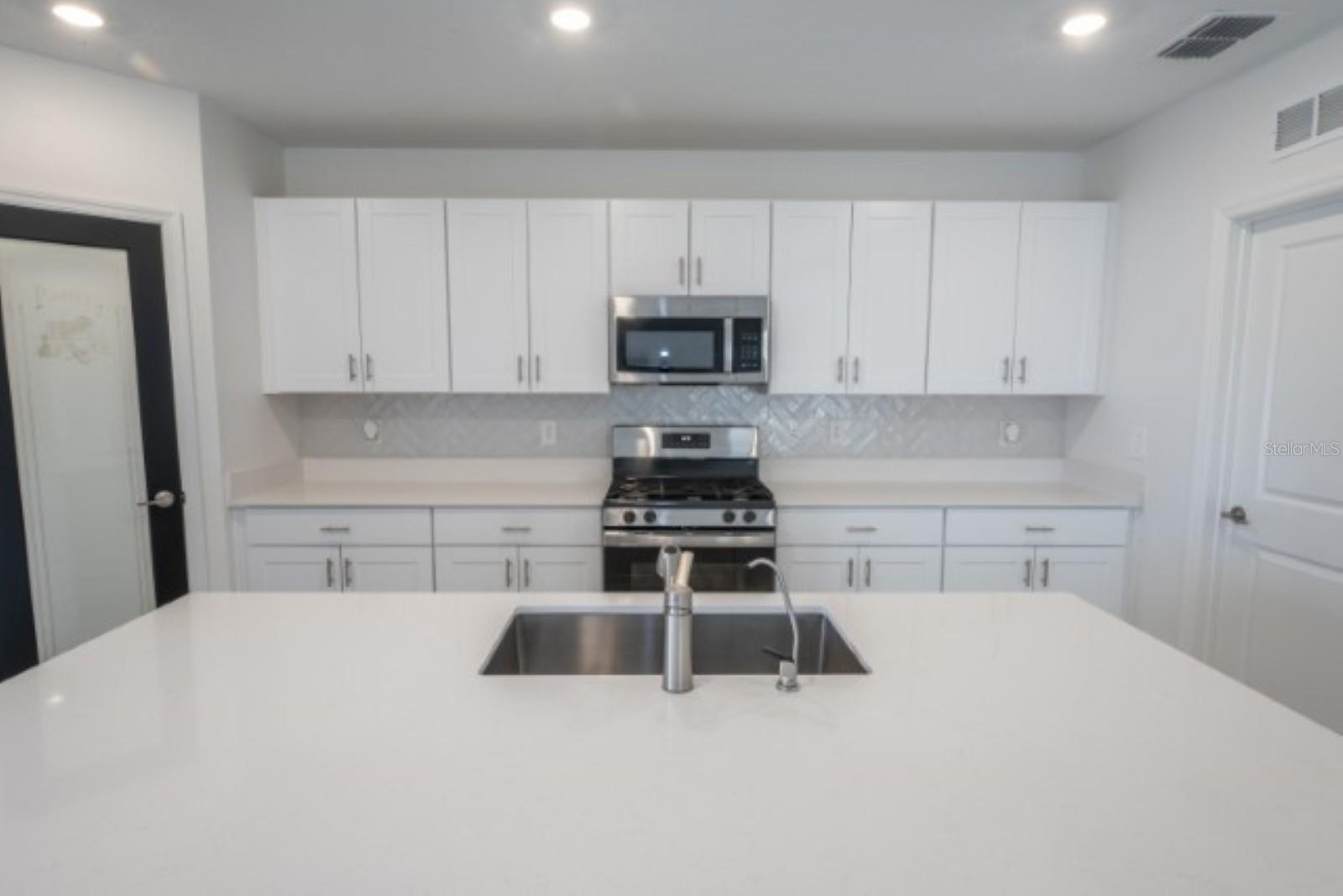 1782 LANIER RD, ZEPHYRHILLS, FL, 33541