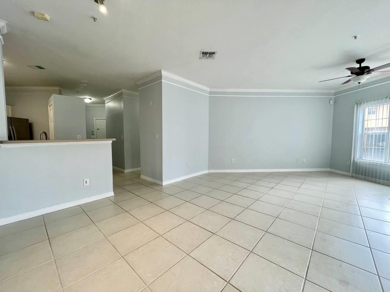 4333 BAYSIDE VILLAGE DR #128, TAMPA, FL, 33615