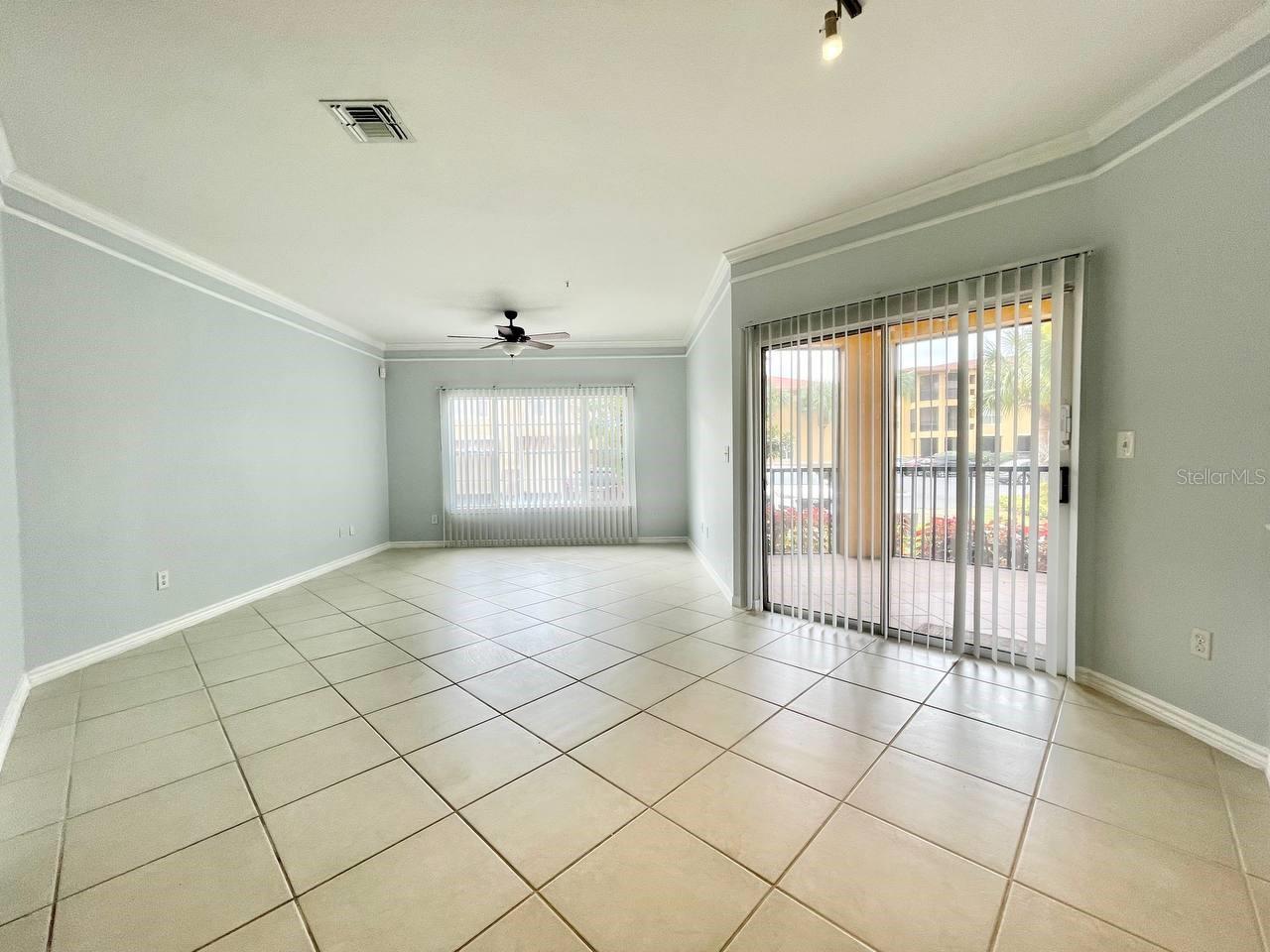 4333 BAYSIDE VILLAGE DR #128, TAMPA, FL, 33615