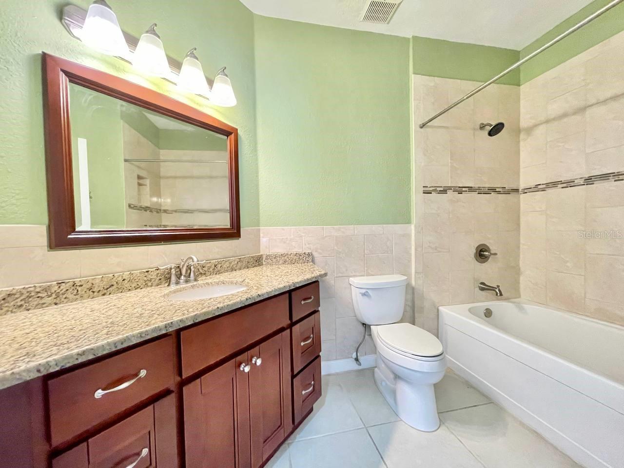 4333 BAYSIDE VILLAGE DR #128, TAMPA, FL, 33615