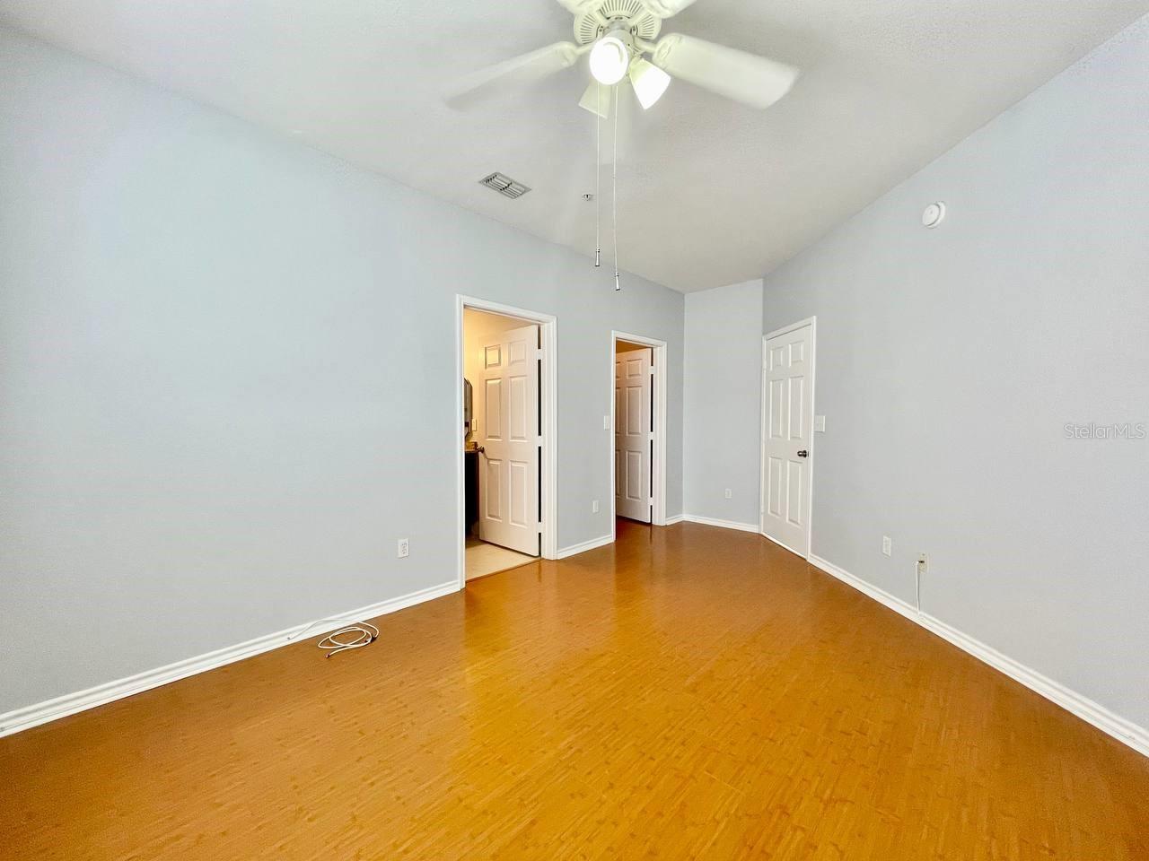 4333 BAYSIDE VILLAGE DR #128, TAMPA, FL, 33615