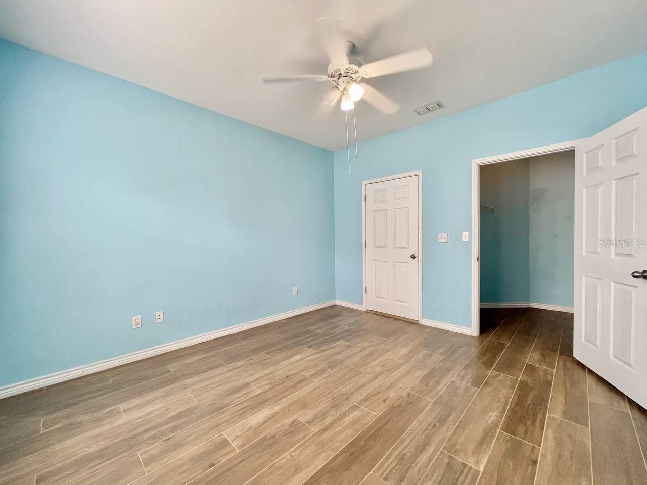 4333 BAYSIDE VILLAGE DR #128, TAMPA, FL, 33615