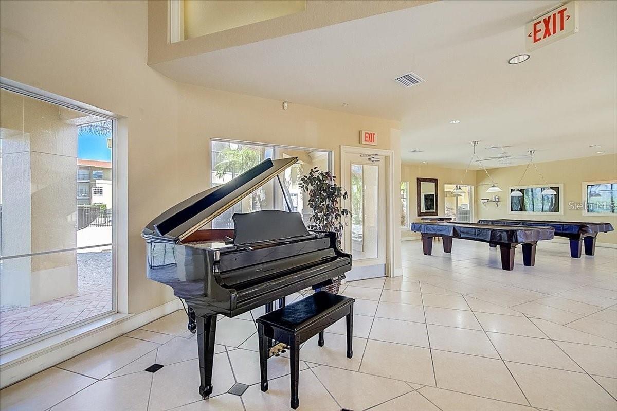 4333 BAYSIDE VILLAGE DR #128, TAMPA, FL, 33615