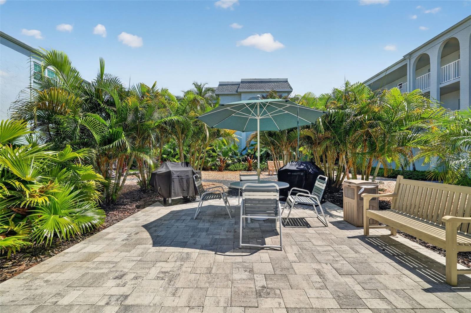 1706 BELLEAIR FOREST DR #220, BELLEAIR, FL, 33756