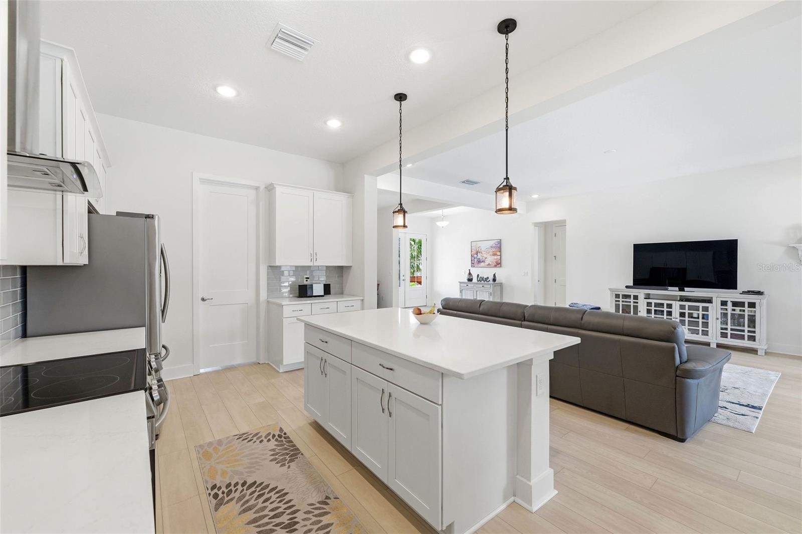 326 W DELAWARE AVE, LAKE HELEN, FL, 32744
