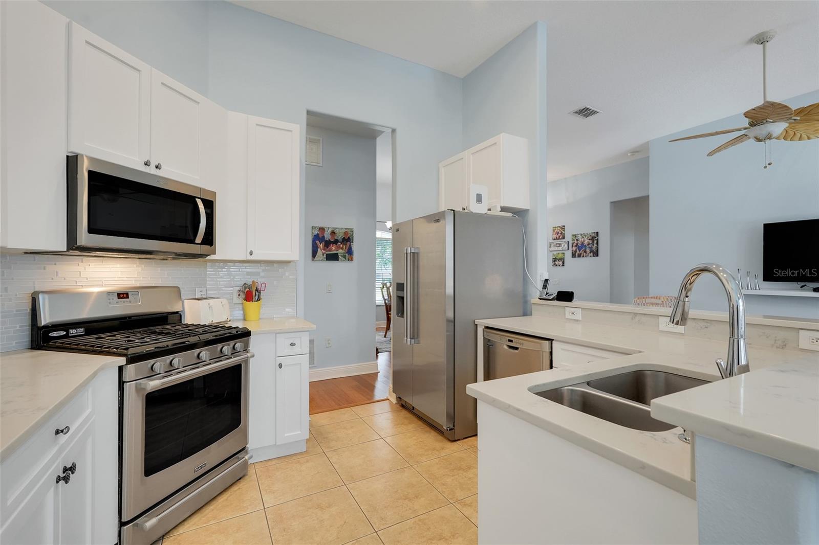 2947 MAJESTIC ISLE DR, CLERMONT, FL, 34711