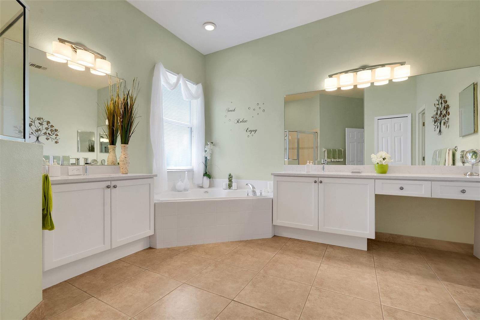 2947 MAJESTIC ISLE DR, CLERMONT, FL, 34711