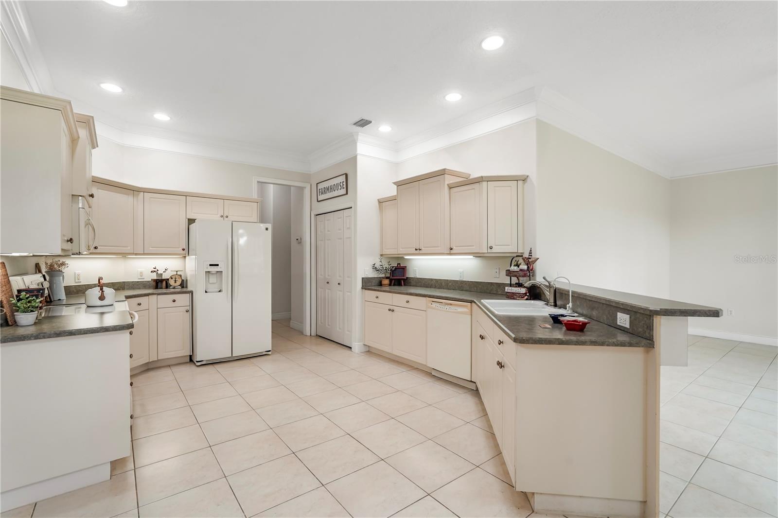 255 BRIGHTWATER DR SE, PALM BAY, FL, 32909