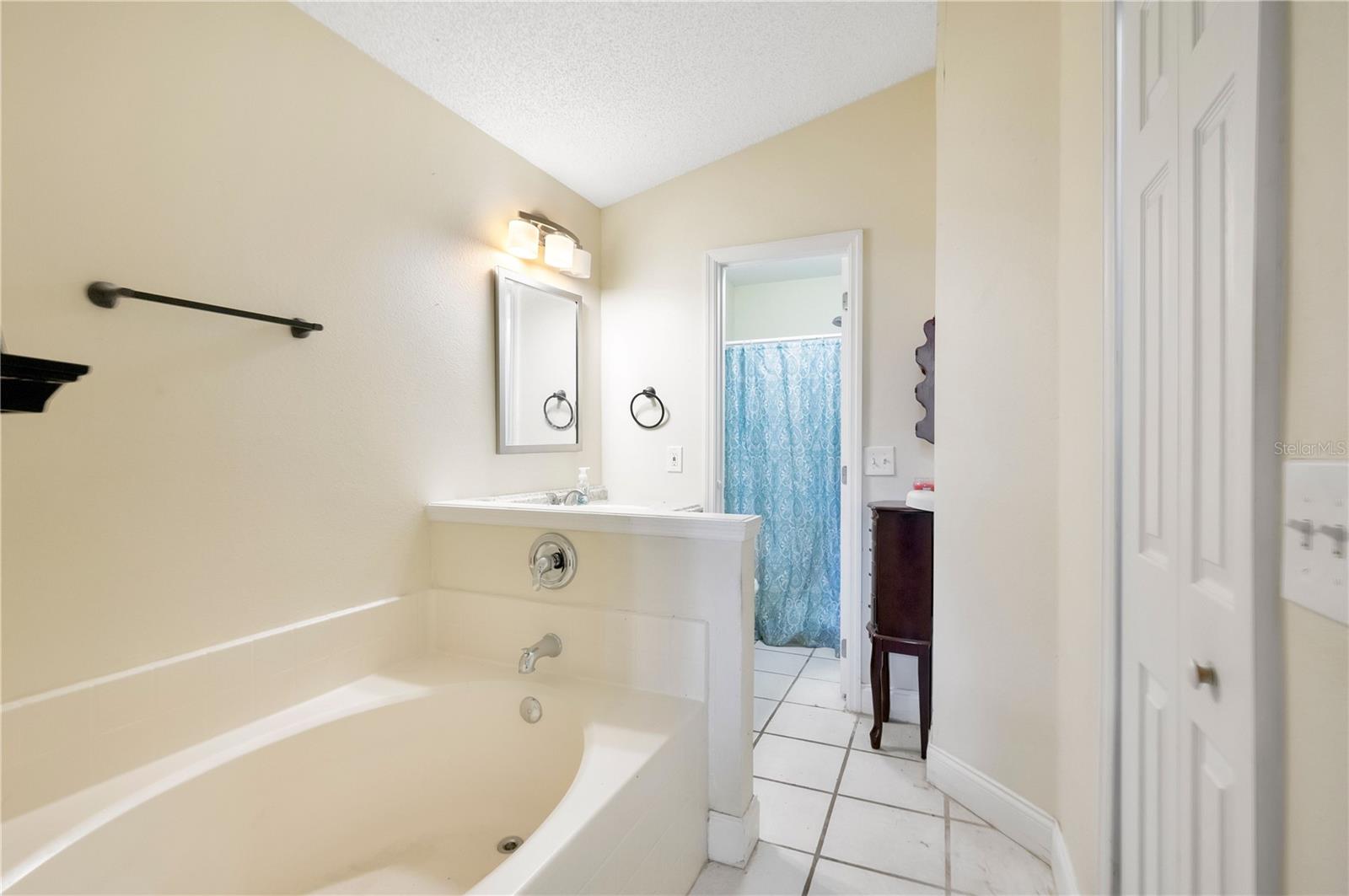 4217 IVEYGLEN AVE, ORLANDO, FL, 32826