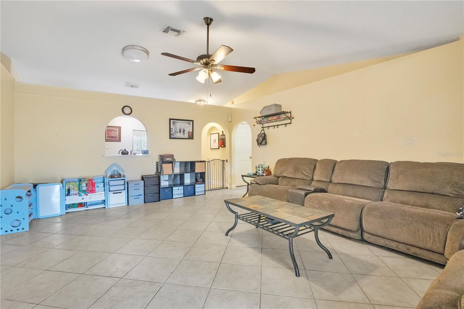 4217 IVEYGLEN AVE, ORLANDO, FL, 32826