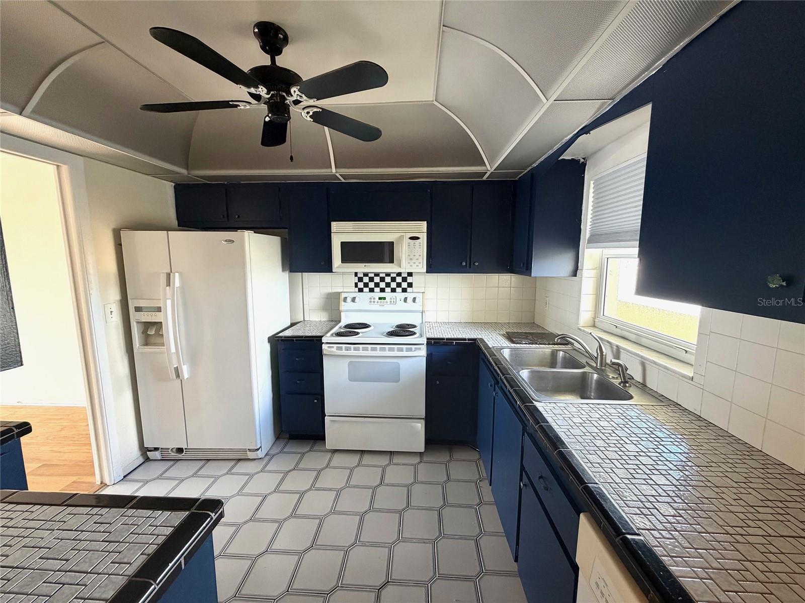 4775 COVE CIR #1102, ST PETERSBURG, FL, 33708