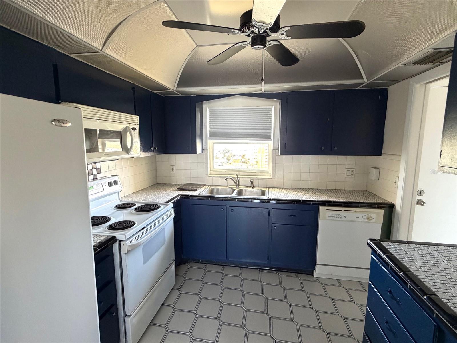 4775 COVE CIR #1102, ST PETERSBURG, FL, 33708