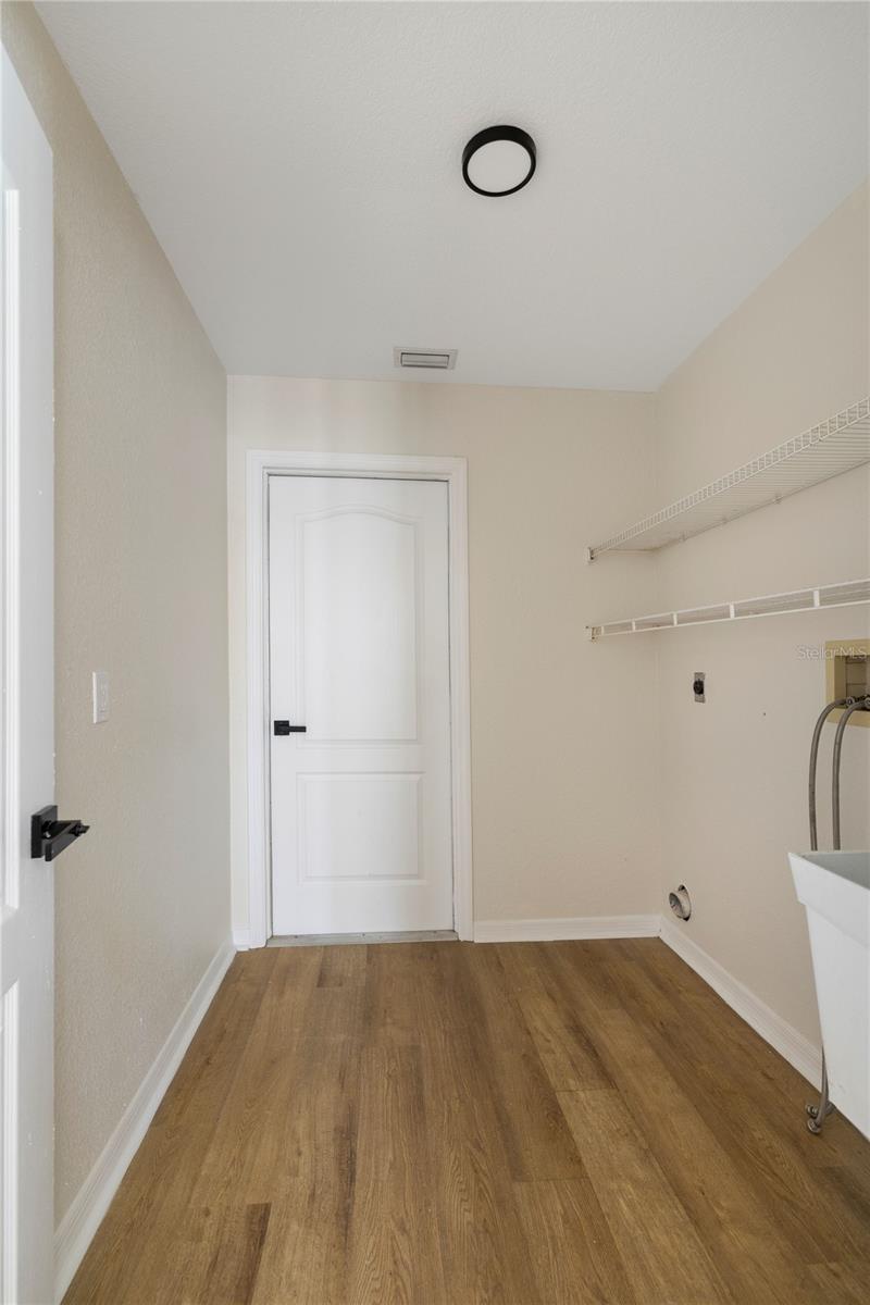 136 LONG MEADOW LN, ROTONDA WEST, FL, 33947