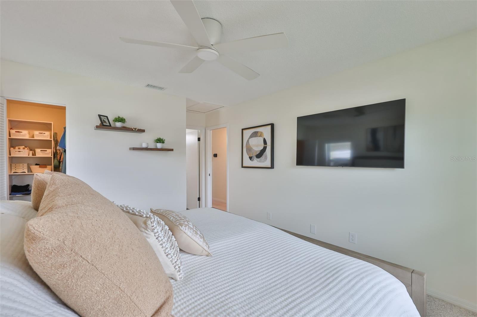 214 GLENELLEN PL #201, SUN CITY CENTER, FL, 33573