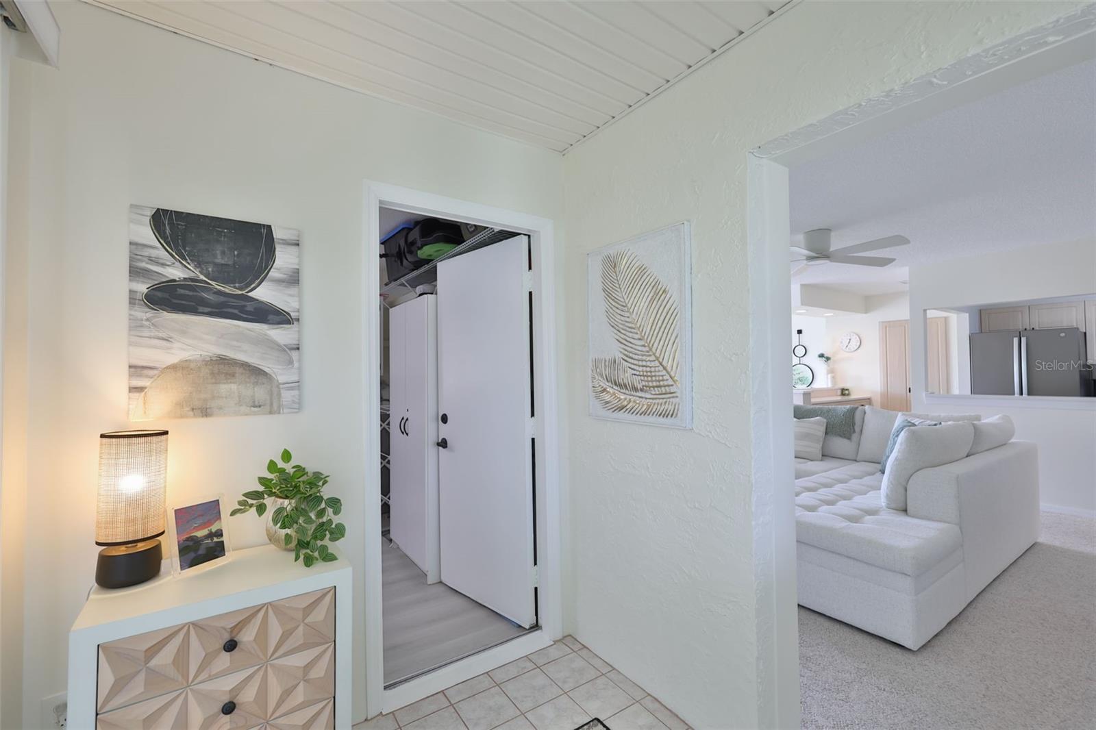 214 GLENELLEN PL #201, SUN CITY CENTER, FL, 33573