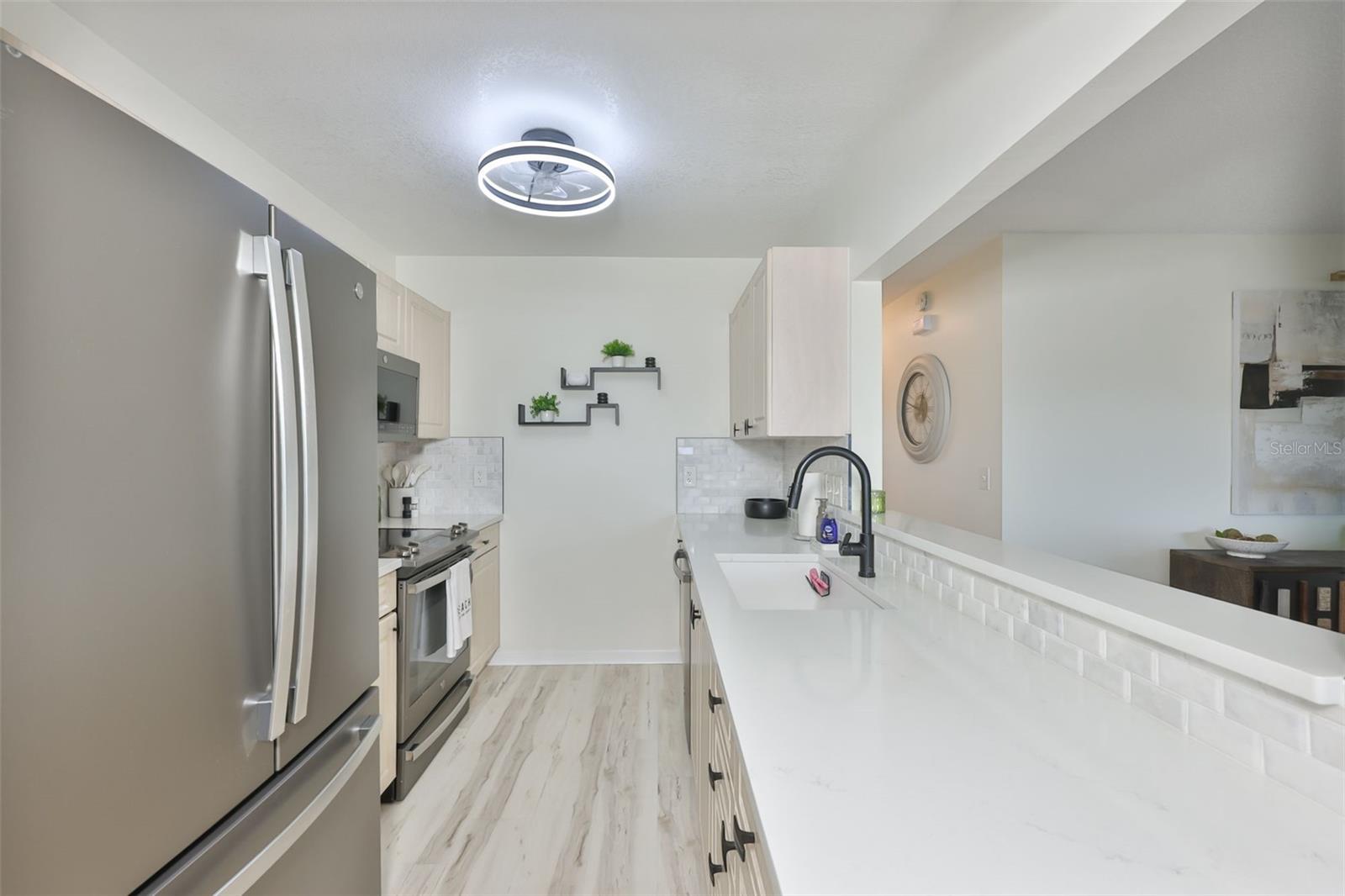 214 GLENELLEN PL #201, SUN CITY CENTER, FL, 33573