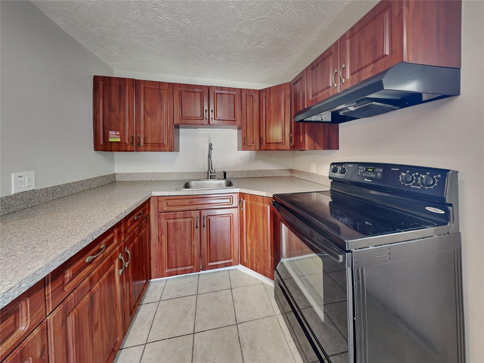 704 BUTLER ST, SAFETY HARBOR, FL, 34695