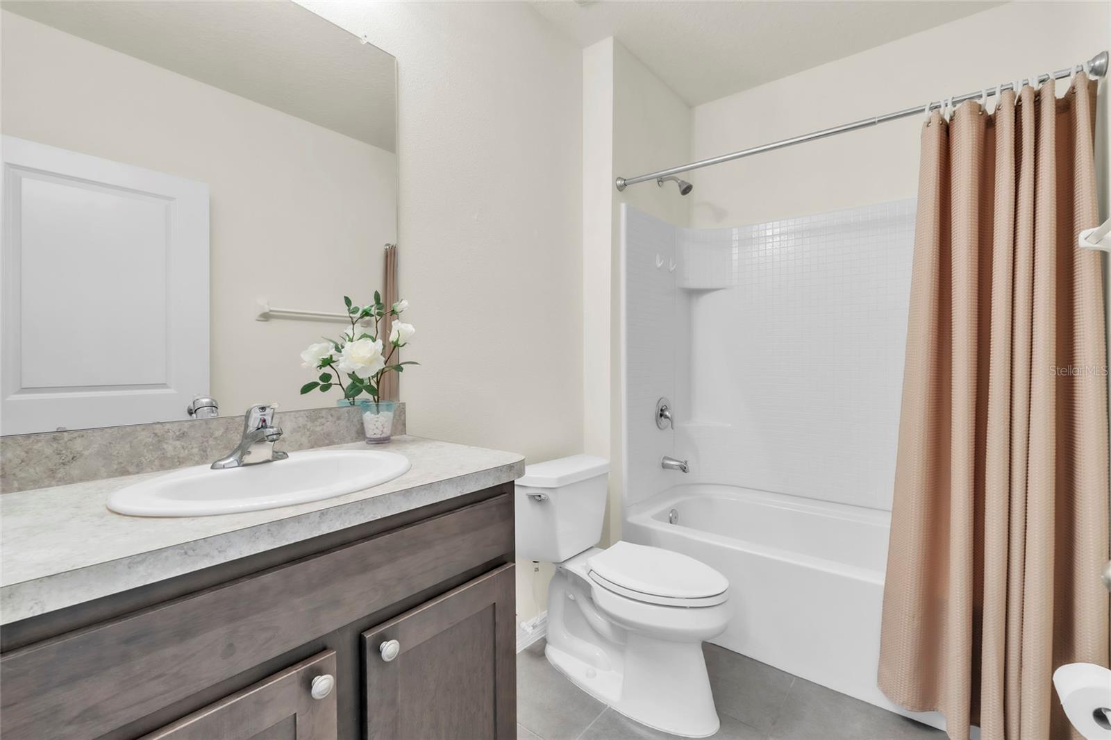 9527 SUNSTONE BLVD, THONOTOSASSA, FL, 33592