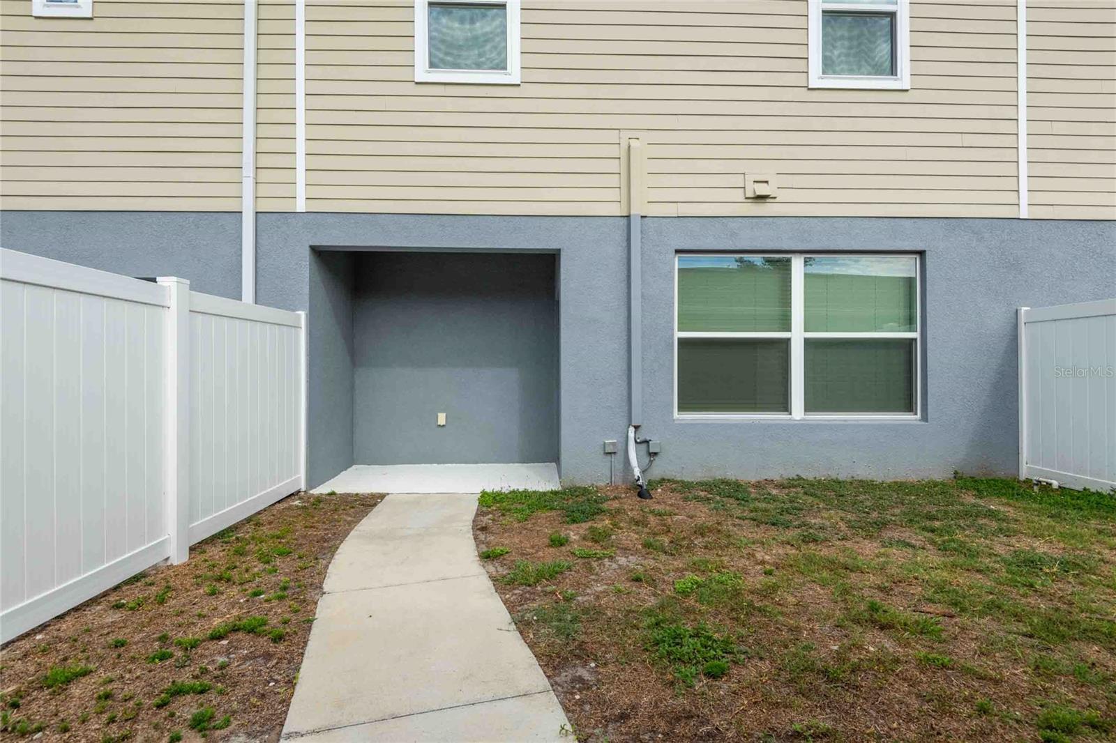 5072 AVALON PARK BLVD, WESLEY CHAPEL, FL, 33545