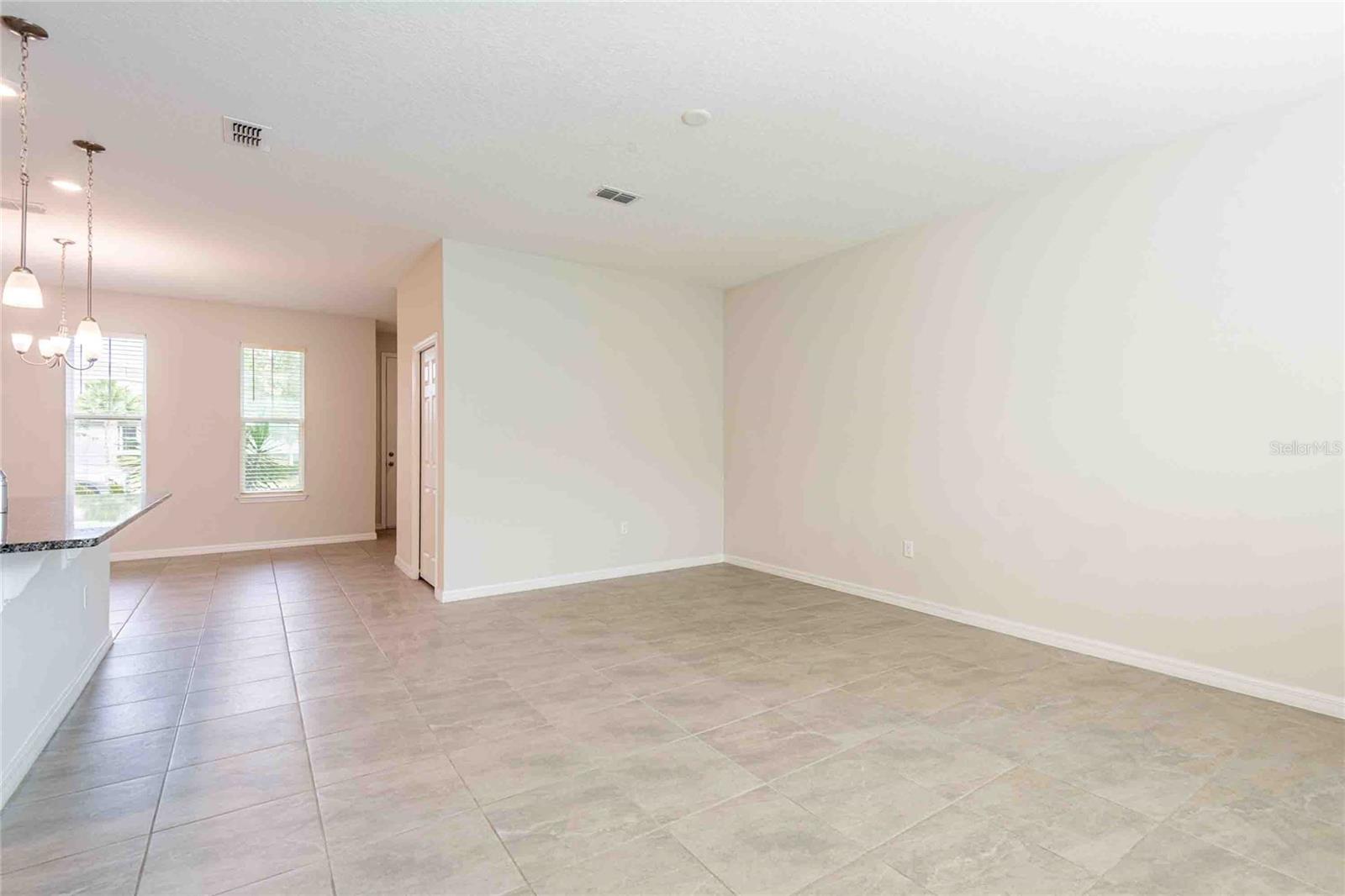 5072 AVALON PARK BLVD, WESLEY CHAPEL, FL, 33545