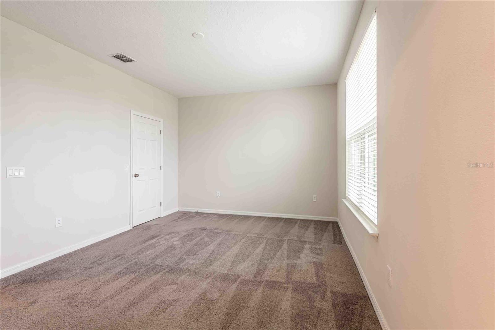 5072 AVALON PARK BLVD, WESLEY CHAPEL, FL, 33545