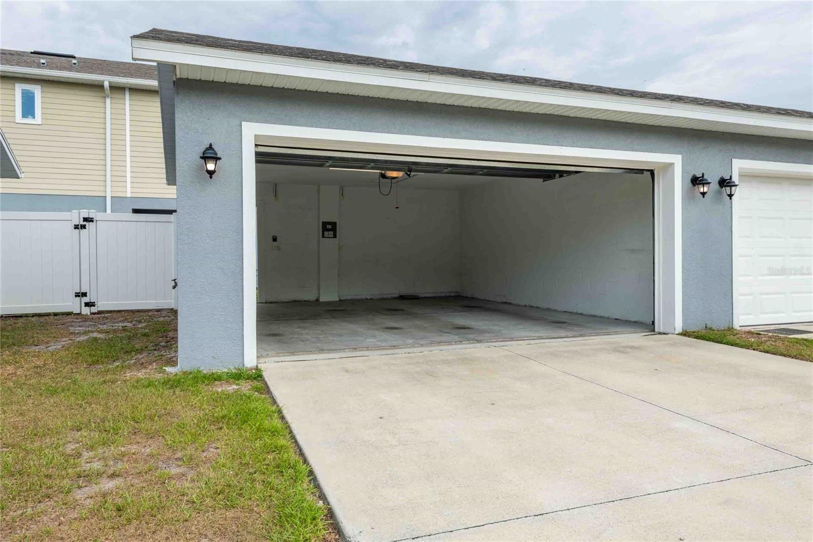 5072 AVALON PARK BLVD, WESLEY CHAPEL, FL, 33545
