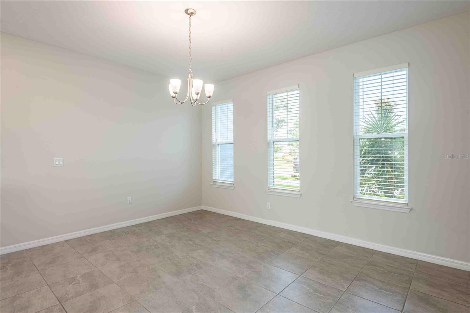 5072 AVALON PARK BLVD, WESLEY CHAPEL, FL, 33545