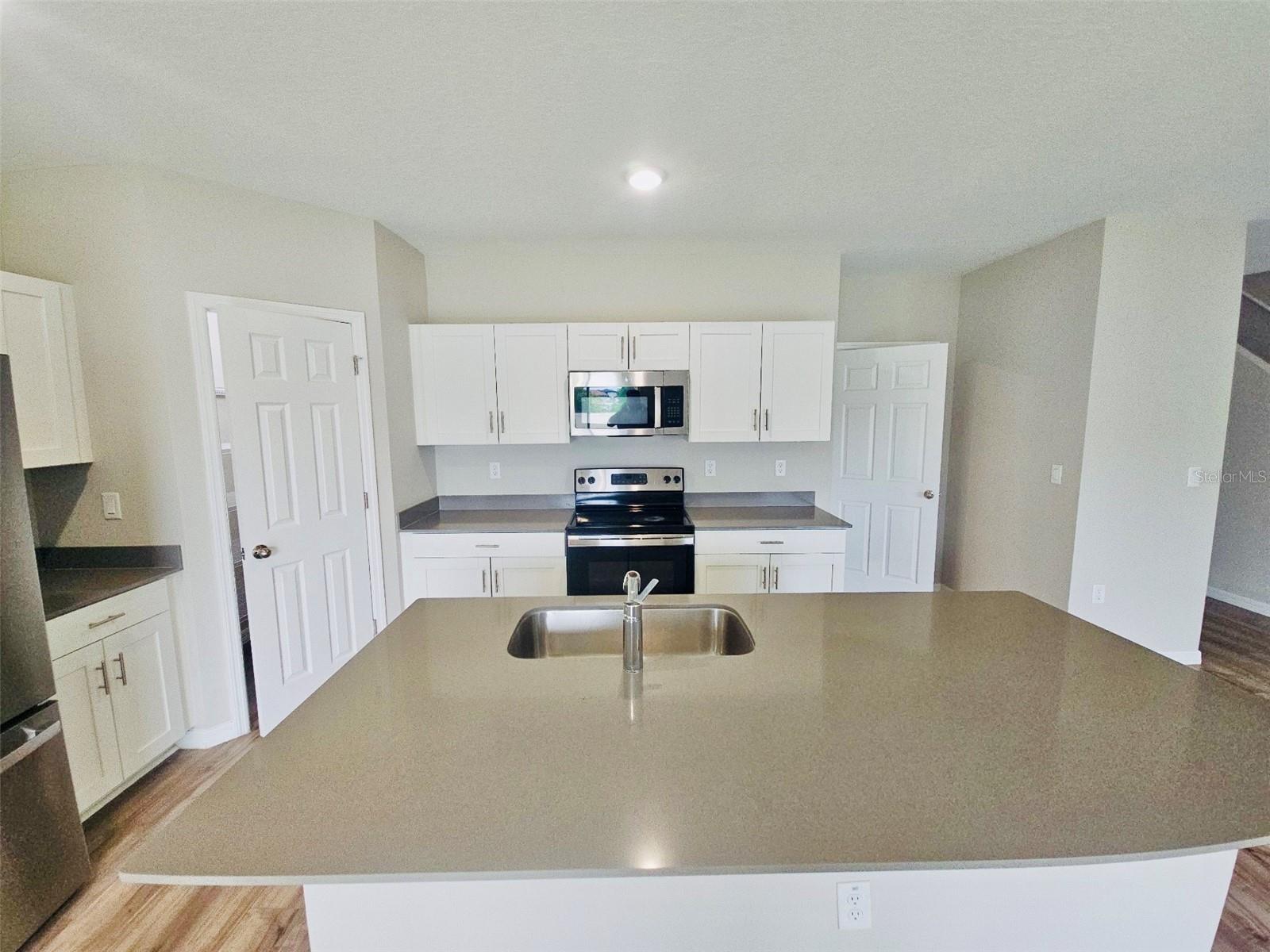 34436 MOONFLOWER AVE, WESLEY CHAPEL, FL, 33545
