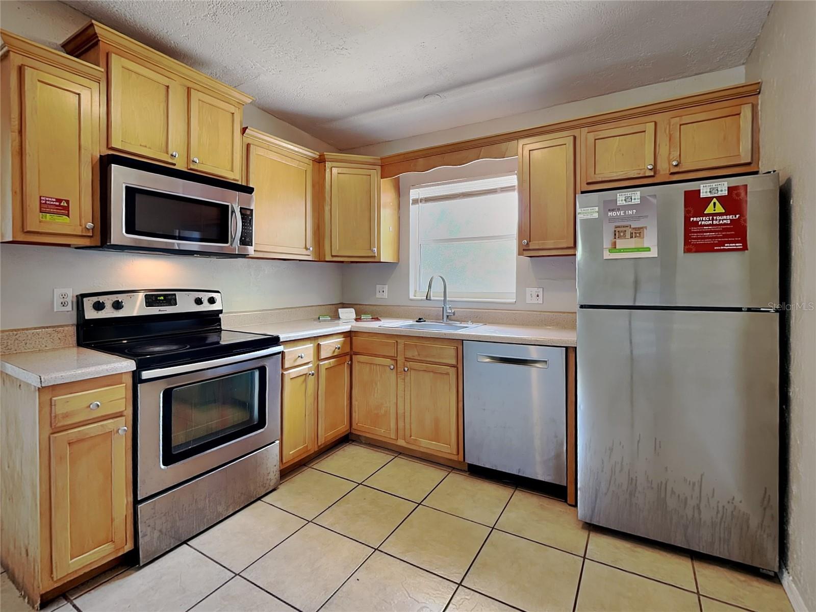 6484 44TH AVE N, KENNETH CITY, FL, 33709