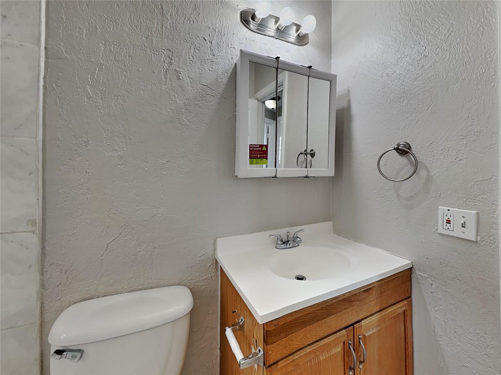 6484 44TH AVE N, KENNETH CITY, FL, 33709