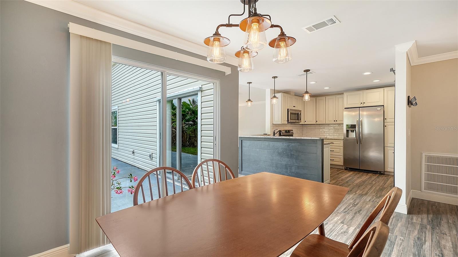 361 BEARDED OAKS CIR, SARASOTA, FL, 34232