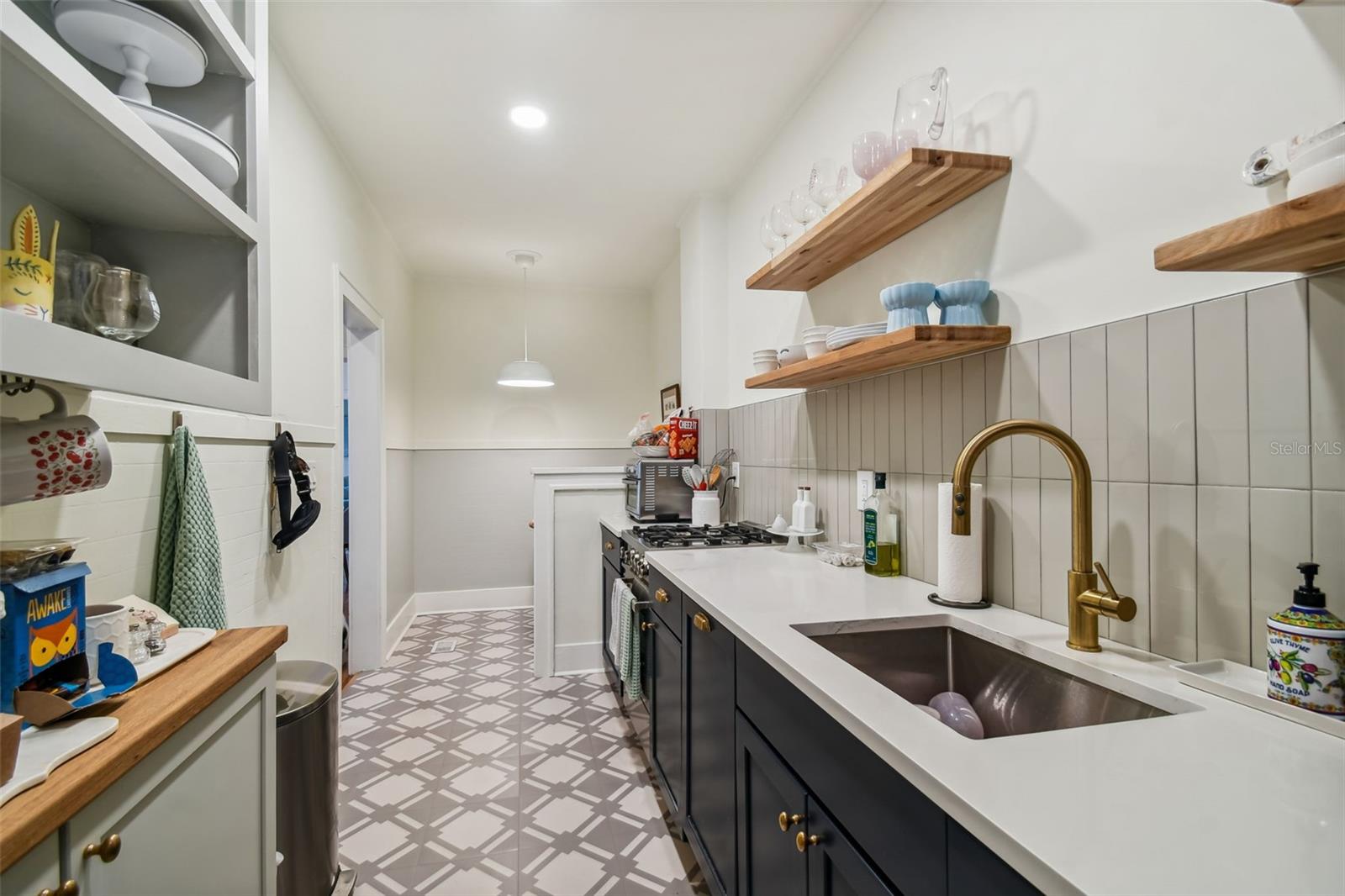 2113 W SOUTHVIEW AVE #B, TAMPA, FL, 33606