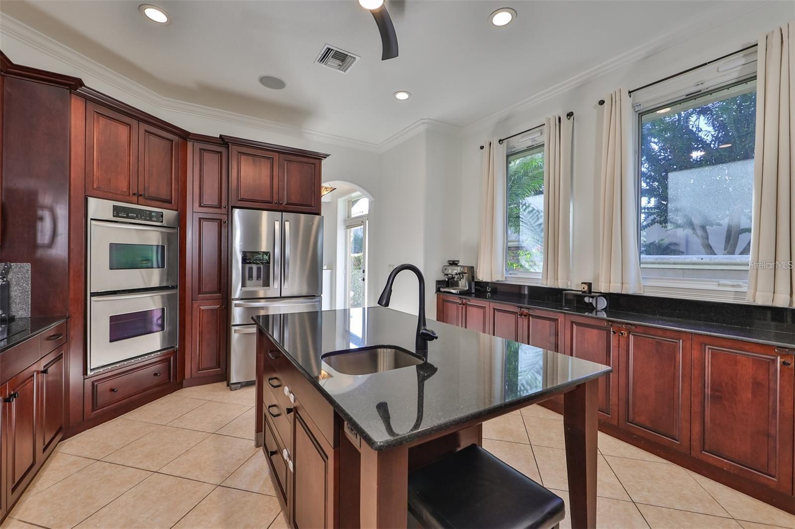 602 SAXONY BLVD, ST PETERSBURG, FL, 33716