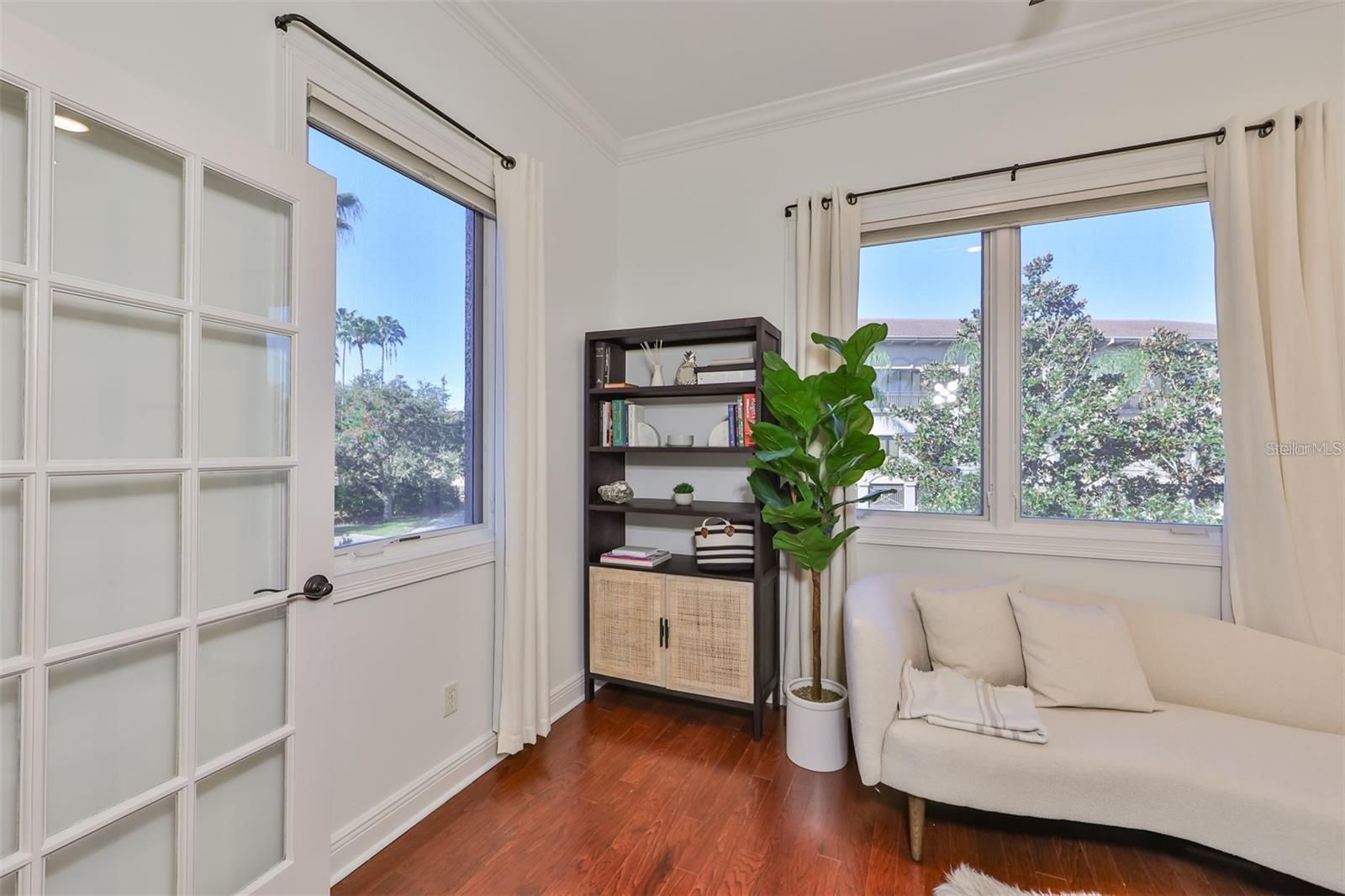 602 SAXONY BLVD, ST PETERSBURG, FL, 33716