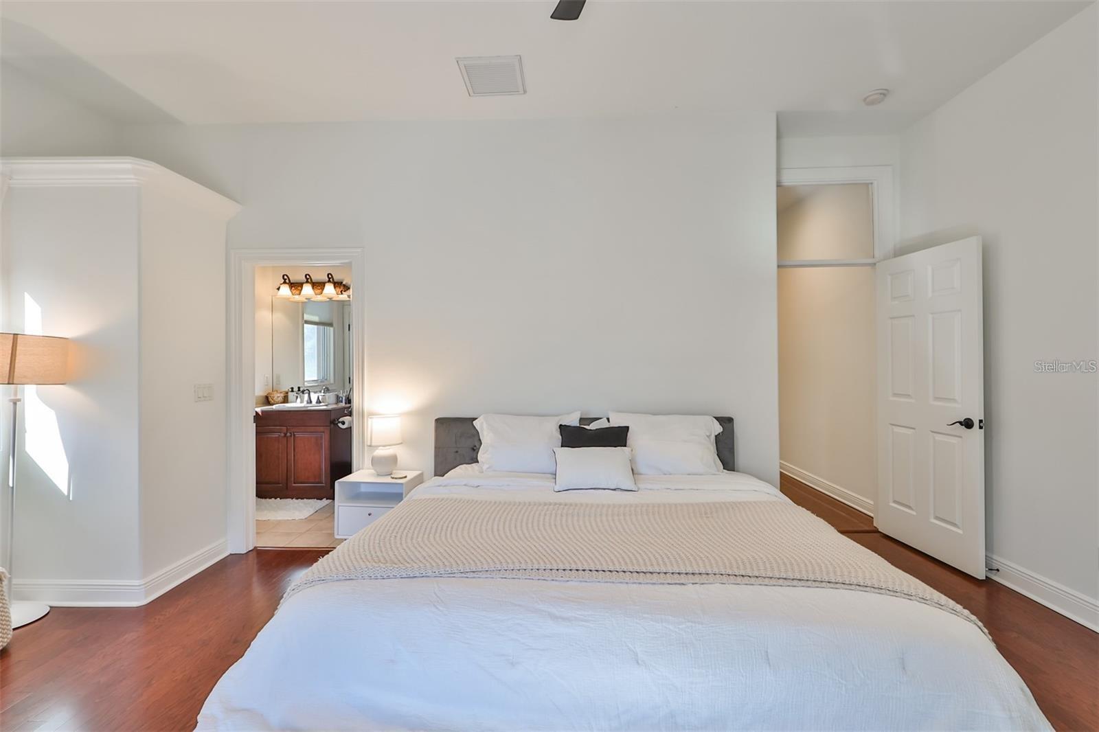 602 SAXONY BLVD, ST PETERSBURG, FL, 33716
