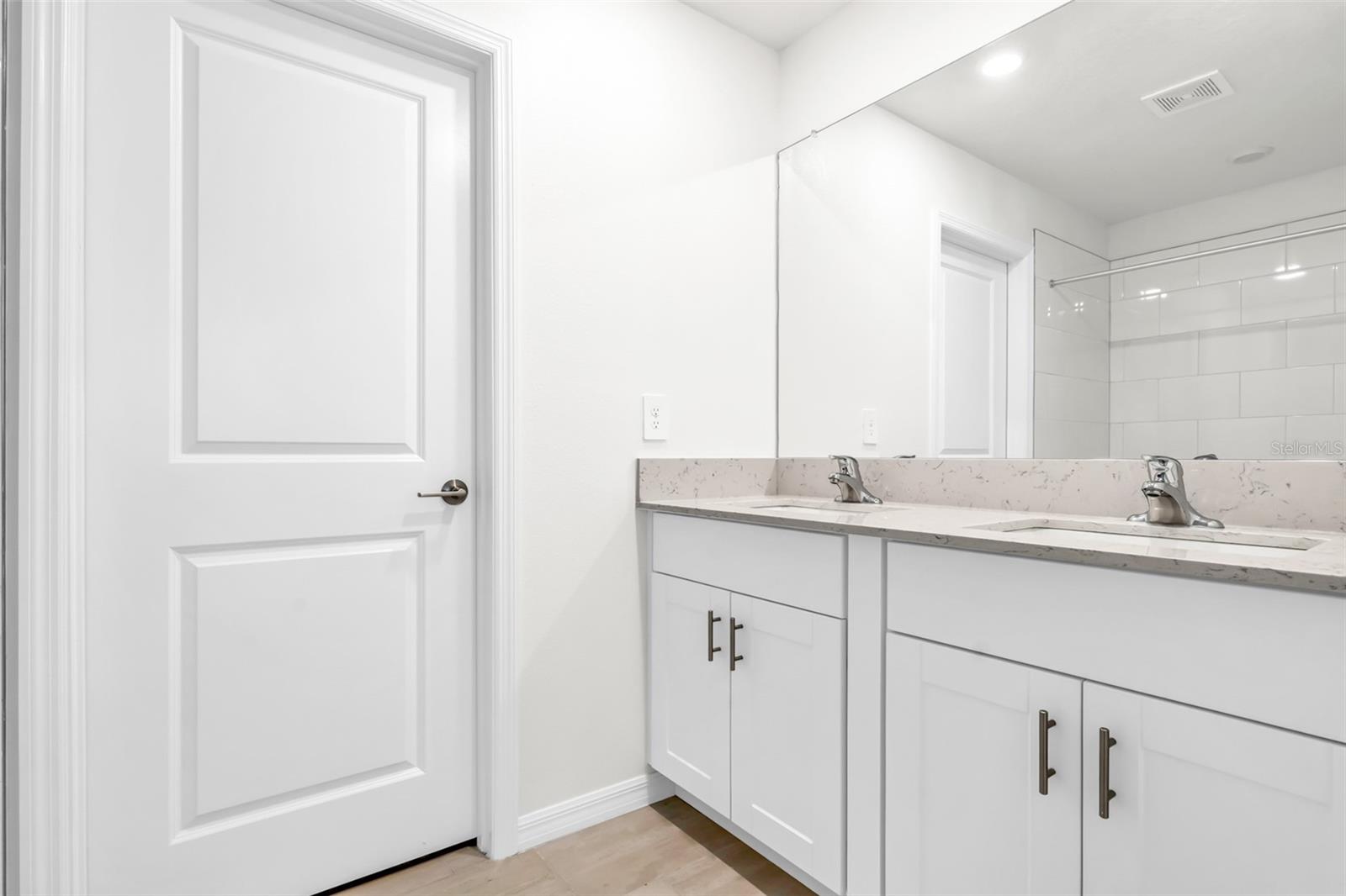 11672 RADIANT SHORE LOOP, SAN ANTONIO, FL, 33576