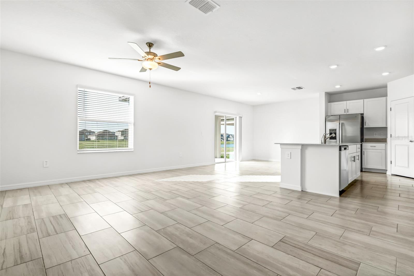11672 RADIANT SHORE LOOP, SAN ANTONIO, FL, 33576