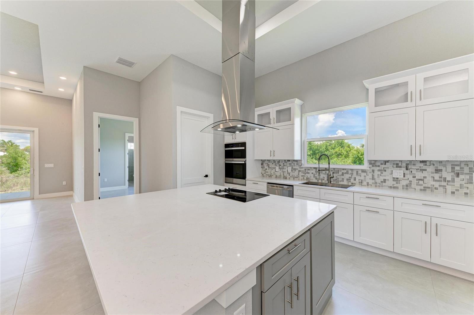 8147 TRACY CIR, PORT CHARLOTTE, FL, 33981
