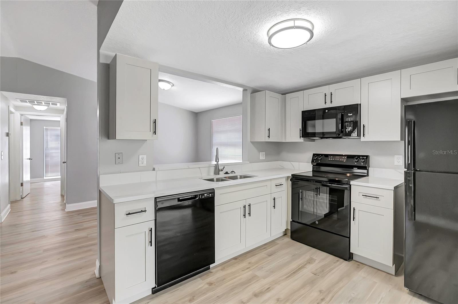 10215 CUTTEN GREEN CT, TAMPA, FL, 33615