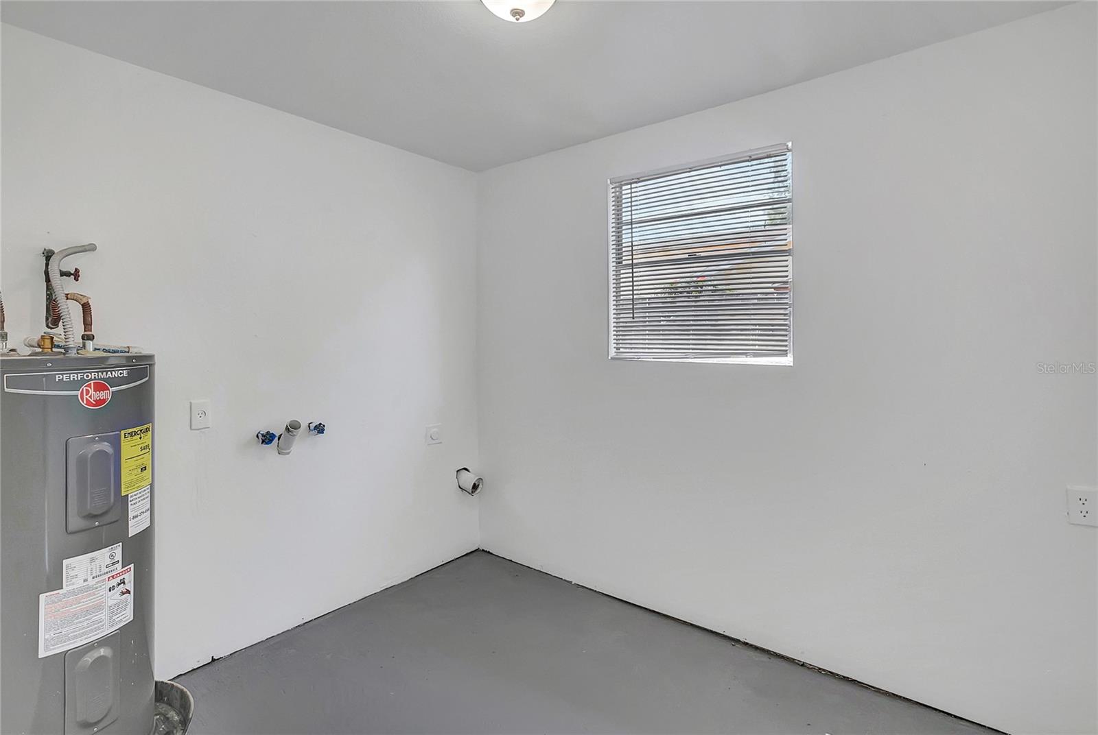 10215 CUTTEN GREEN CT, TAMPA, FL, 33615