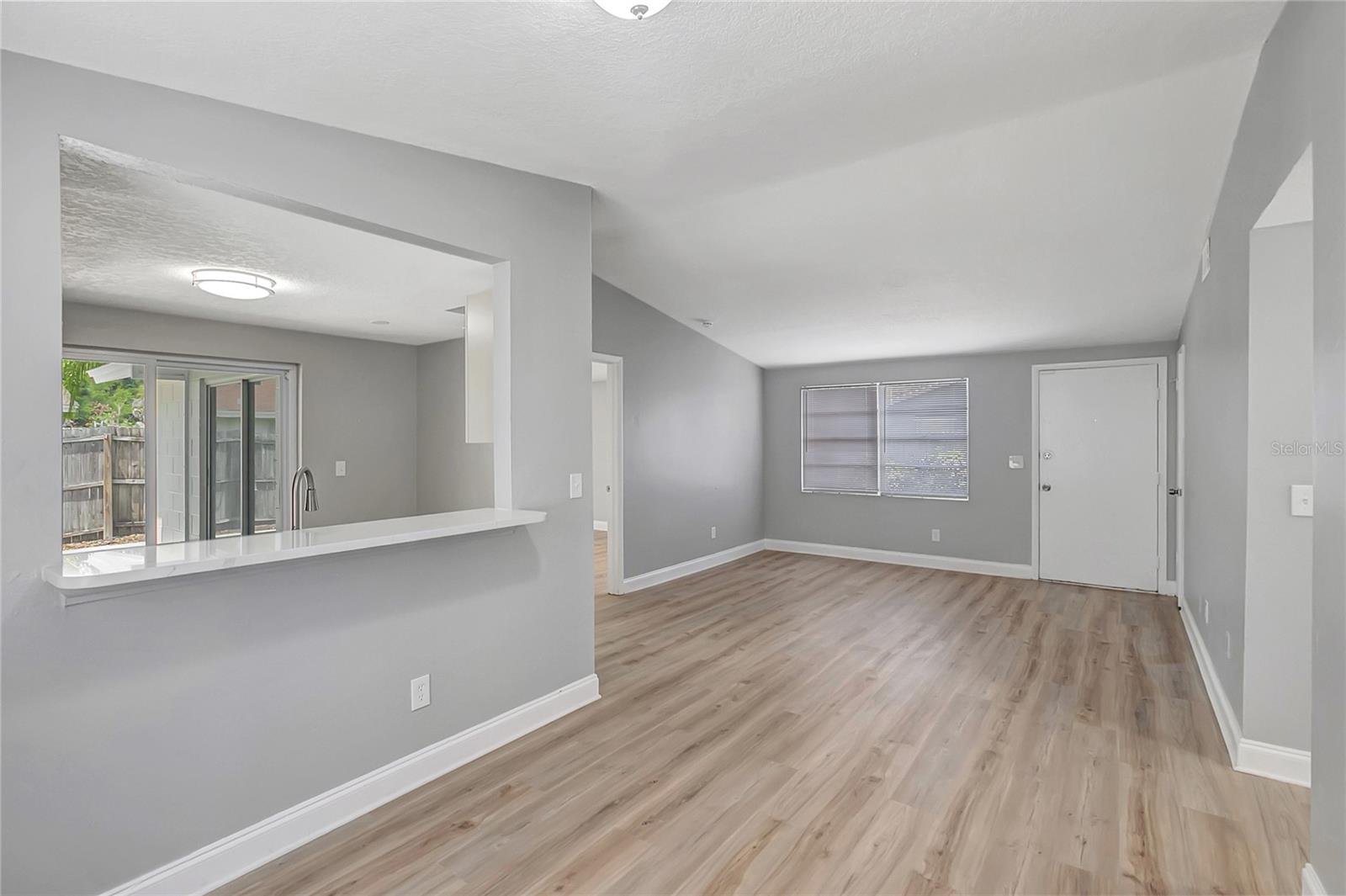 10215 CUTTEN GREEN CT, TAMPA, FL, 33615