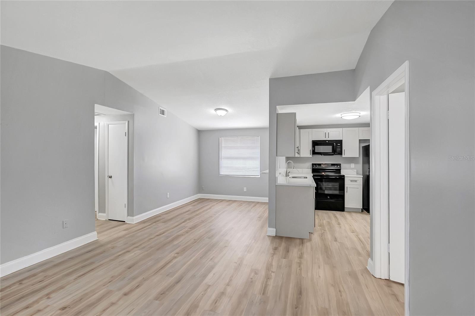 10215 CUTTEN GREEN CT, TAMPA, FL, 33615