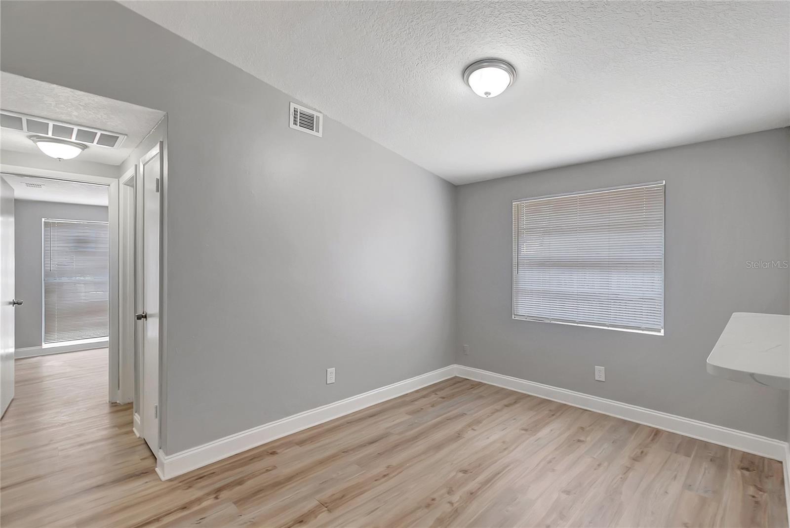 10215 CUTTEN GREEN CT, TAMPA, FL, 33615