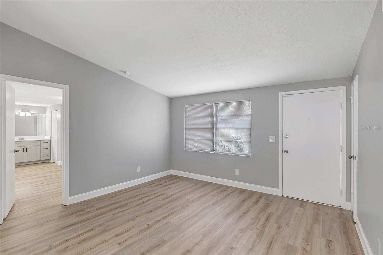 10215 CUTTEN GREEN CT, TAMPA, FL, 33615