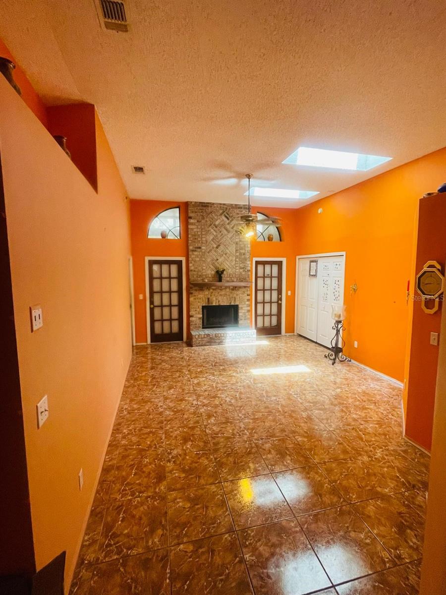 1208 WINDWARD DR, APOPKA, FL, 32703
