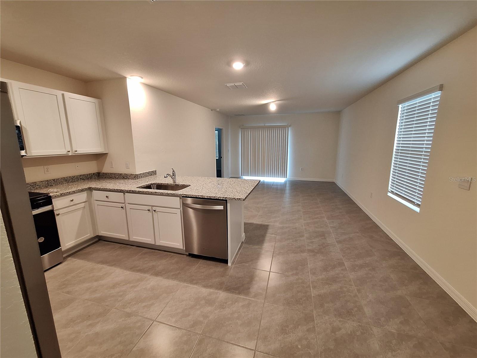 35735 SUNFLOWER HILL DR, ZEPHYRHILLS, FL, 33541