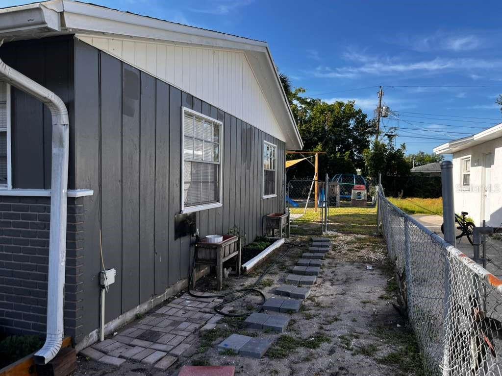 2804 52ND AVENUE DR W, BRADENTON, FL, 34207