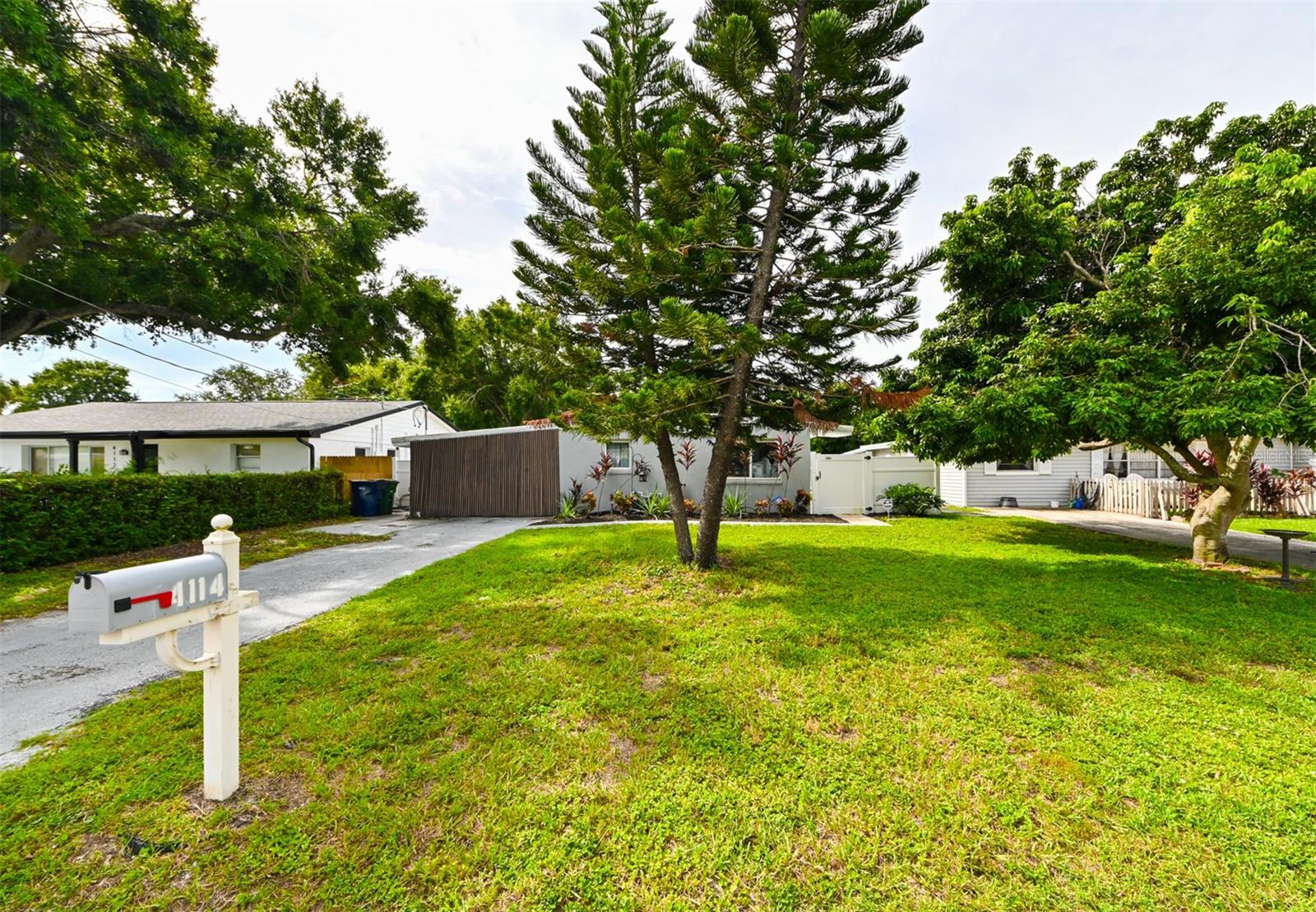 4114 W OLIVE ST, TAMPA, FL, 33616