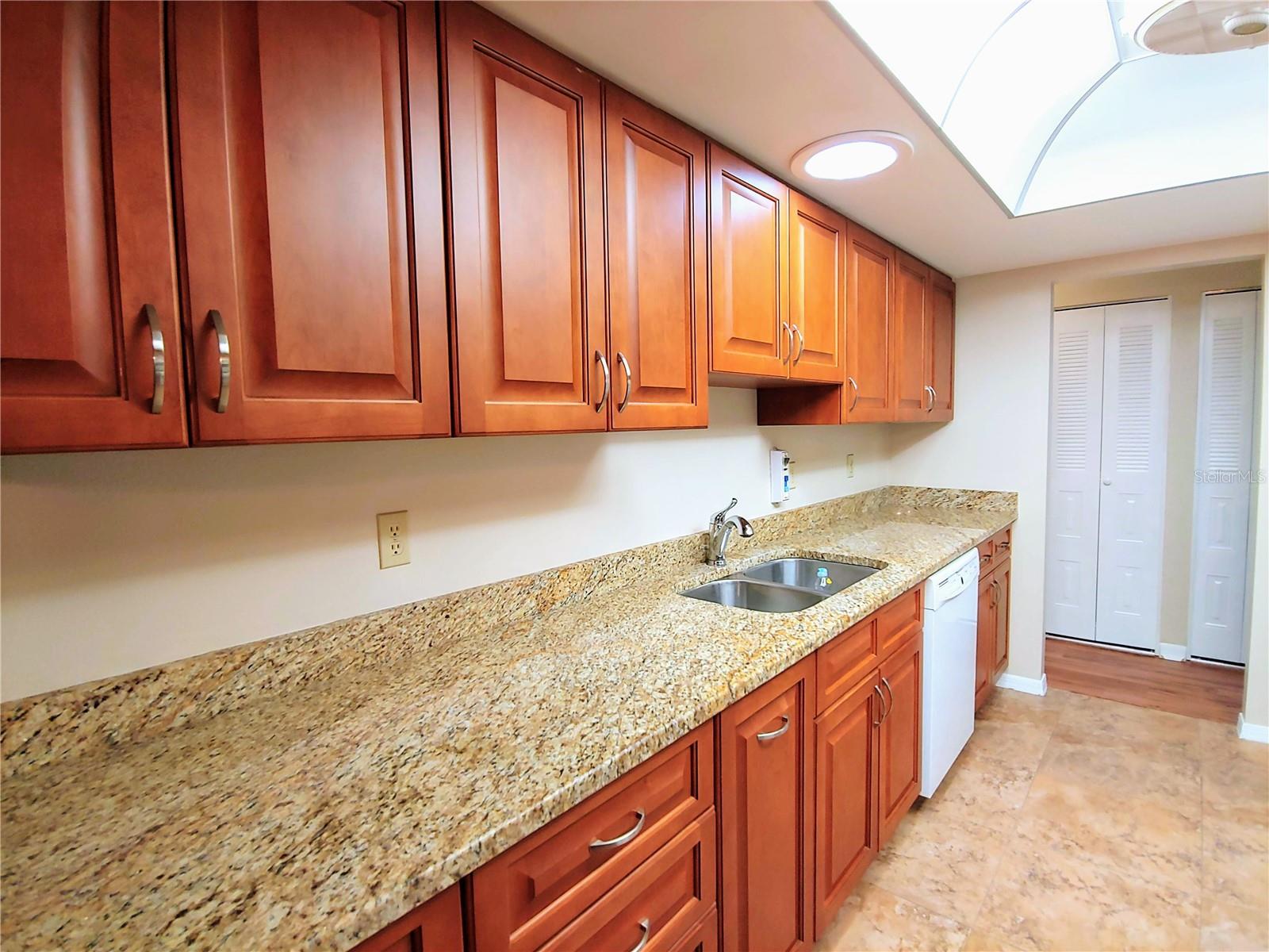 2006 HAMPSTEAD CIR #N/A, SUN CITY CENTER, FL, 33573