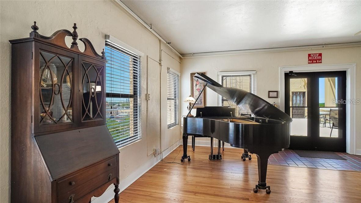 130 4 AVE N #Apt 305, ST PETERSBURG, FL, 33701